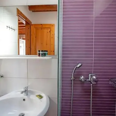 Apartment Irida *